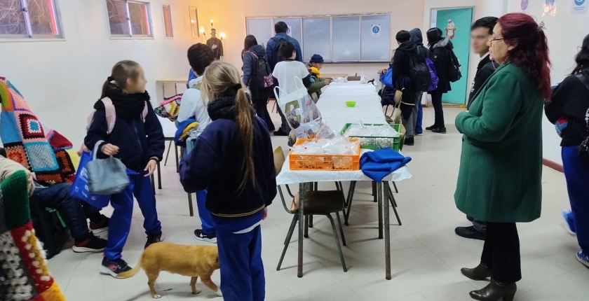 Estudiantes de nuestro colegio visitan el Hogar de Cristo para ayudar a los más necesitados
